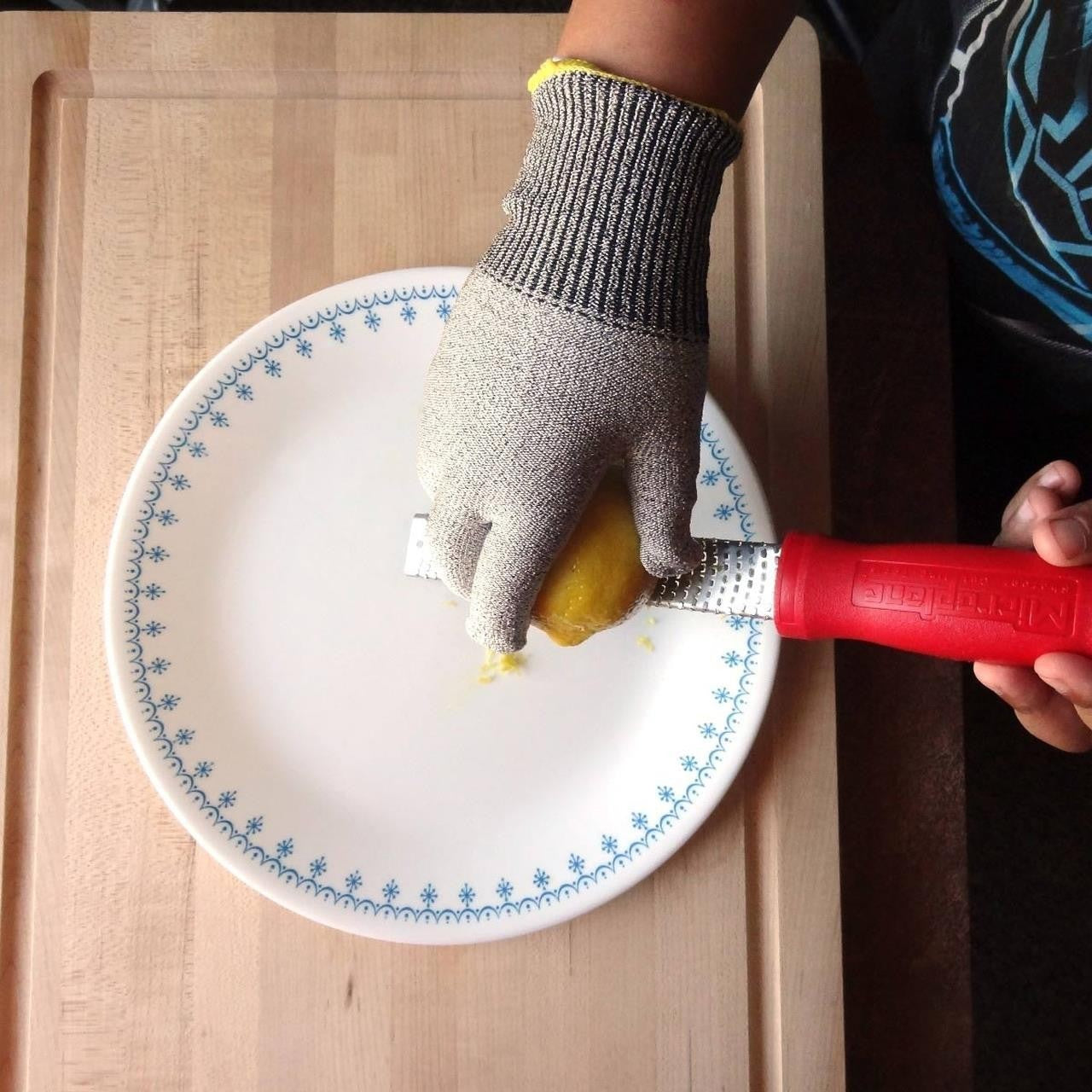 Microplane Kid Cut Resistant Glove - iQ living