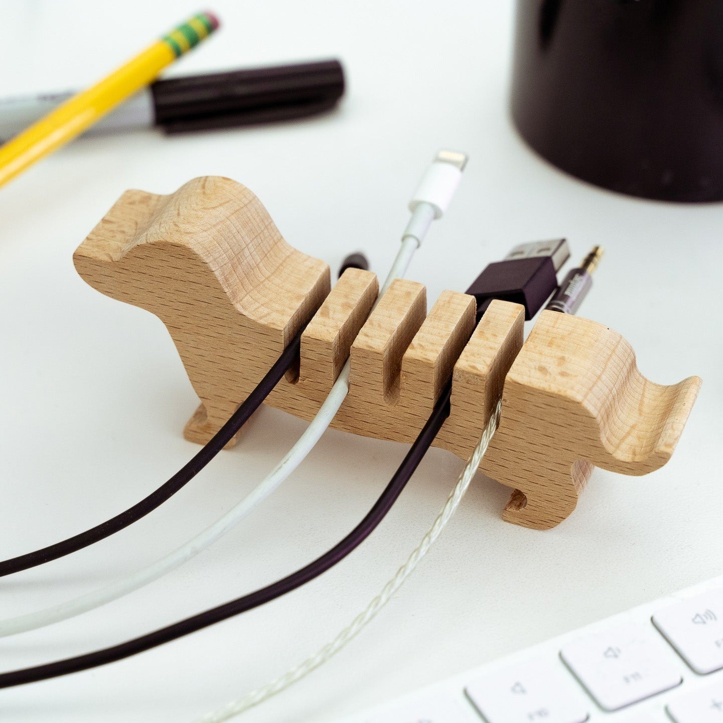 Kikkerland Multi-Cord Holder - iQ living