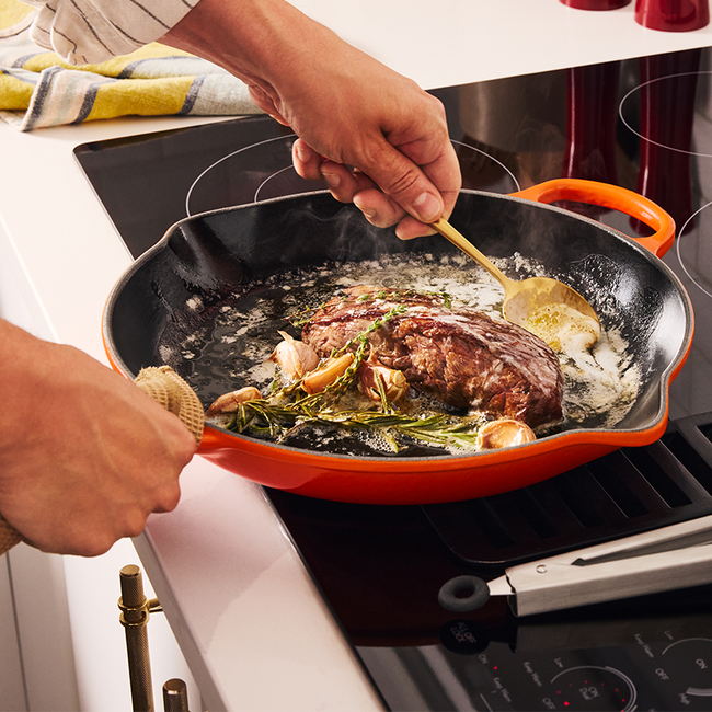 Le Creuset Enameled Cast Iron Round Skillet 12"