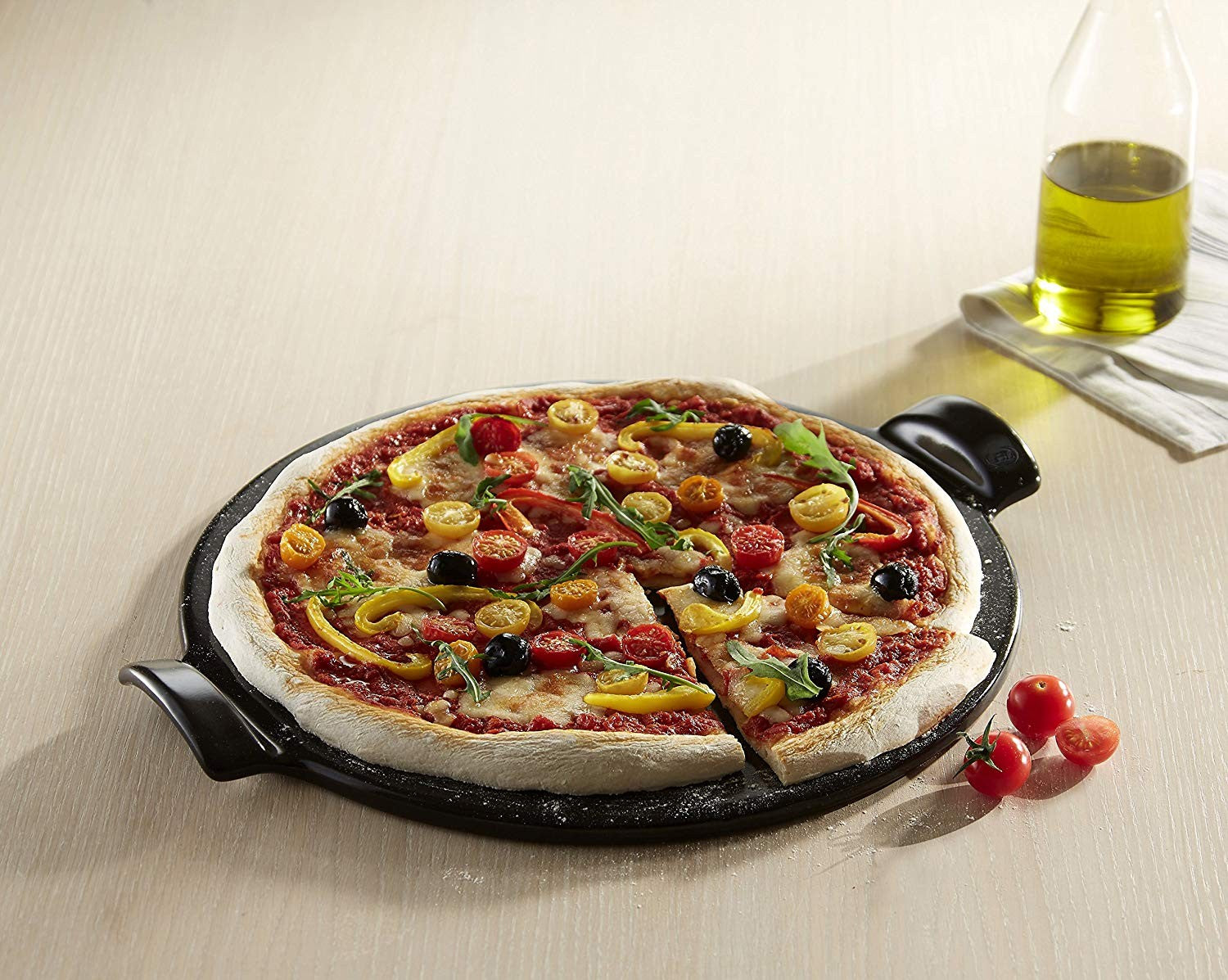 Emile Henry Smooth Pizza Stone Black 14"