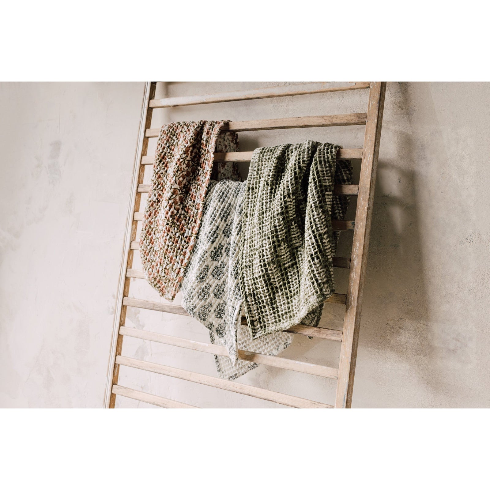 Danica Tea Towel Fern Green