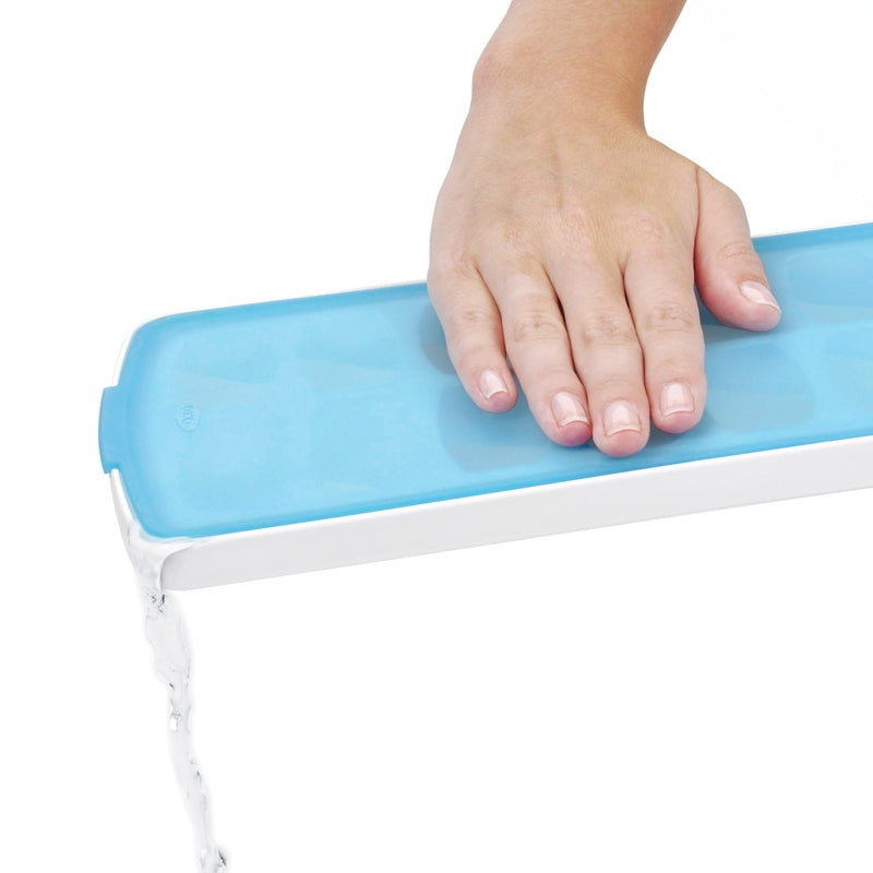 OXO Good Grips No-Spill Ice Cube Tray - iQ living