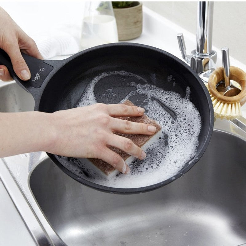 Full Circle 'In A Nutshell' Walnut Scrubbing Sponges - iQ living