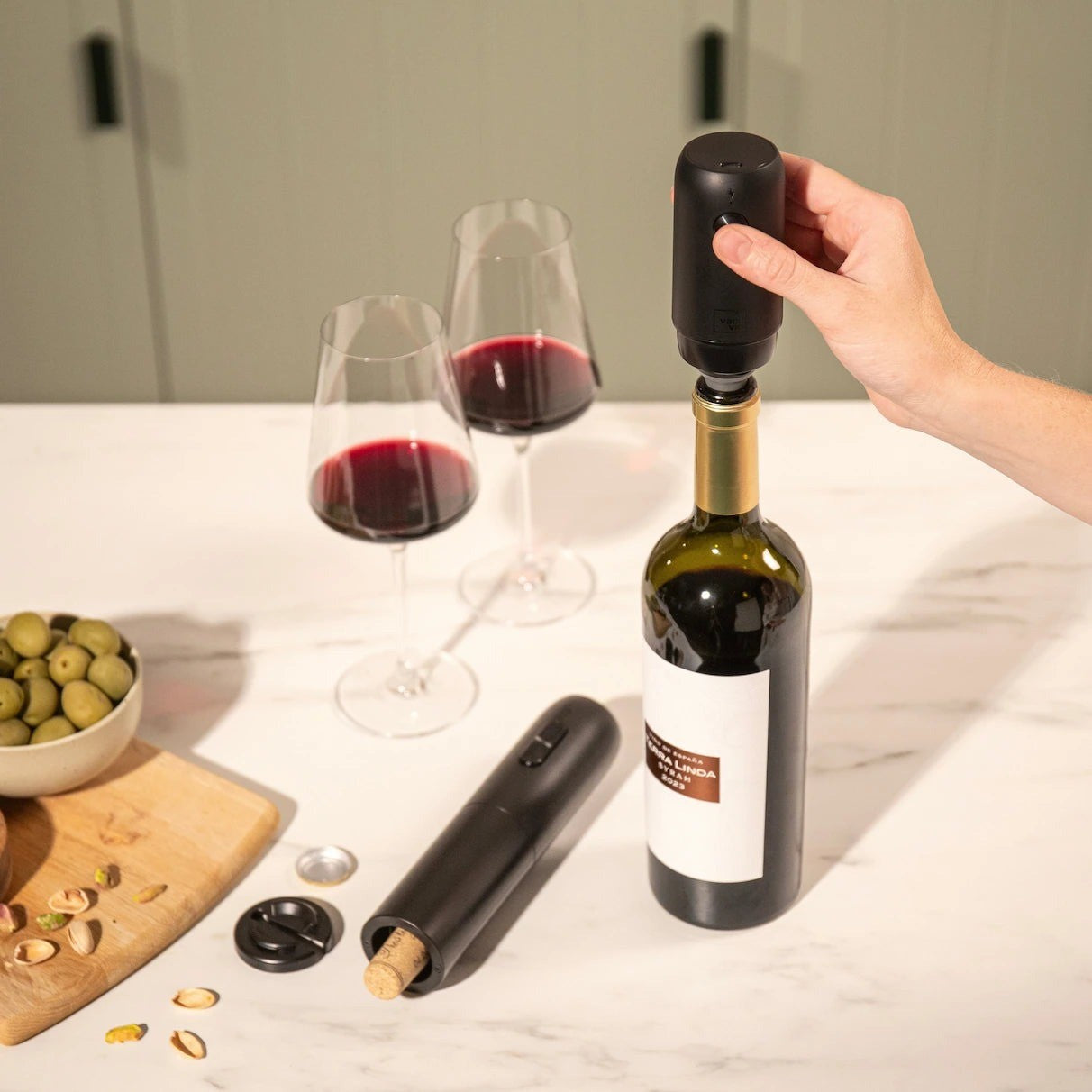 Vacu Vin Electric Wine Saver - iQ living