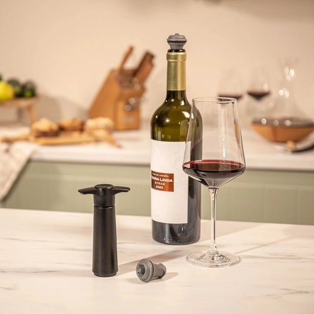 Vacu Vin Original Wine Saver Black - iQ living