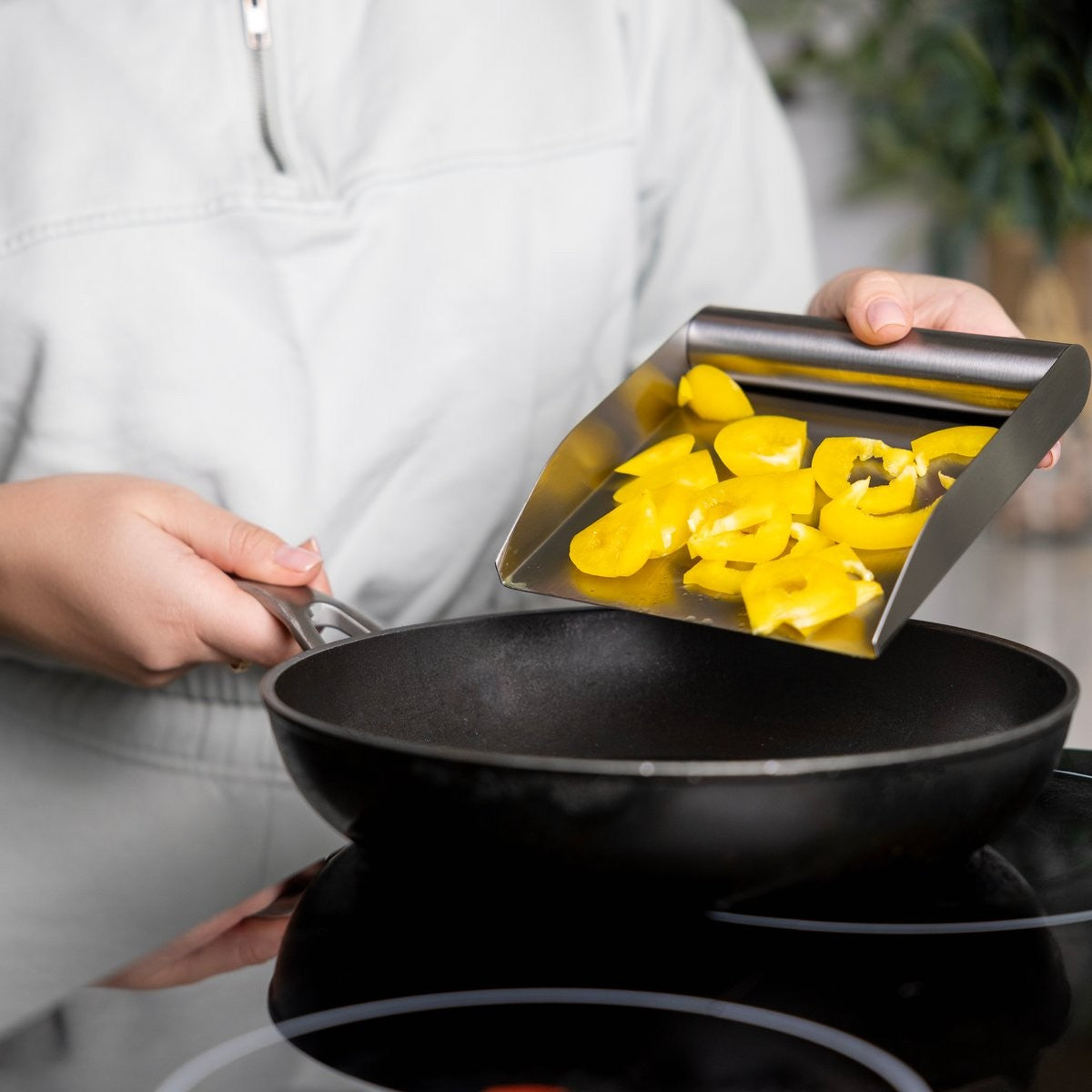 Fox Run Stainless Steel Food Scoop 6"