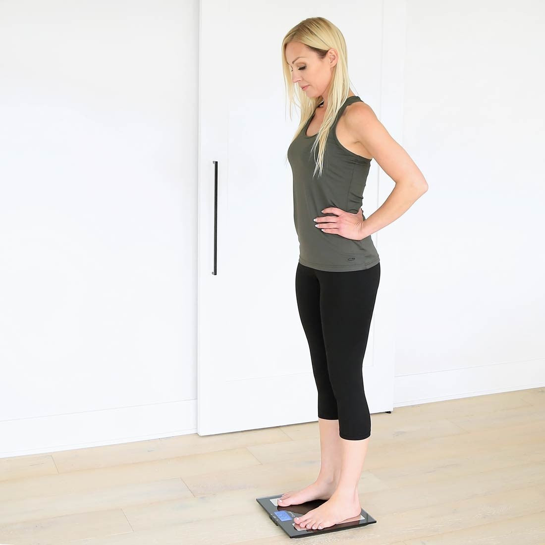 Escali Glass Health Monitor Bath Scale - iQ living