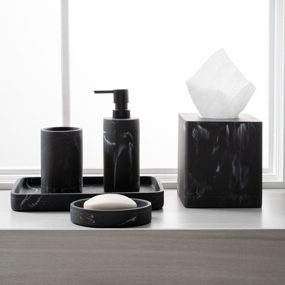 Moda At Home Michaelangelo Black Resin Soap Dish
