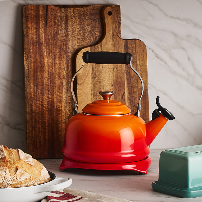 Le Creuset 1.6L Classic Whistling Tea Kettle