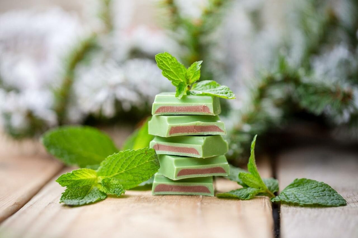 Laura Secord Milk Chocolate Frosted Mint Bar - iQ living