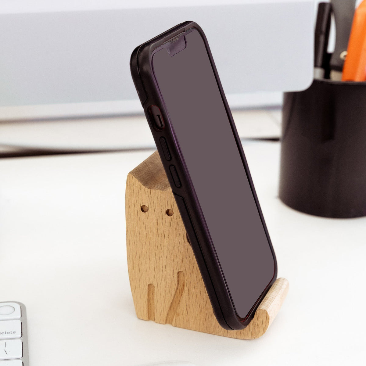 Kikkerland Cat Phone Stand - iQ living