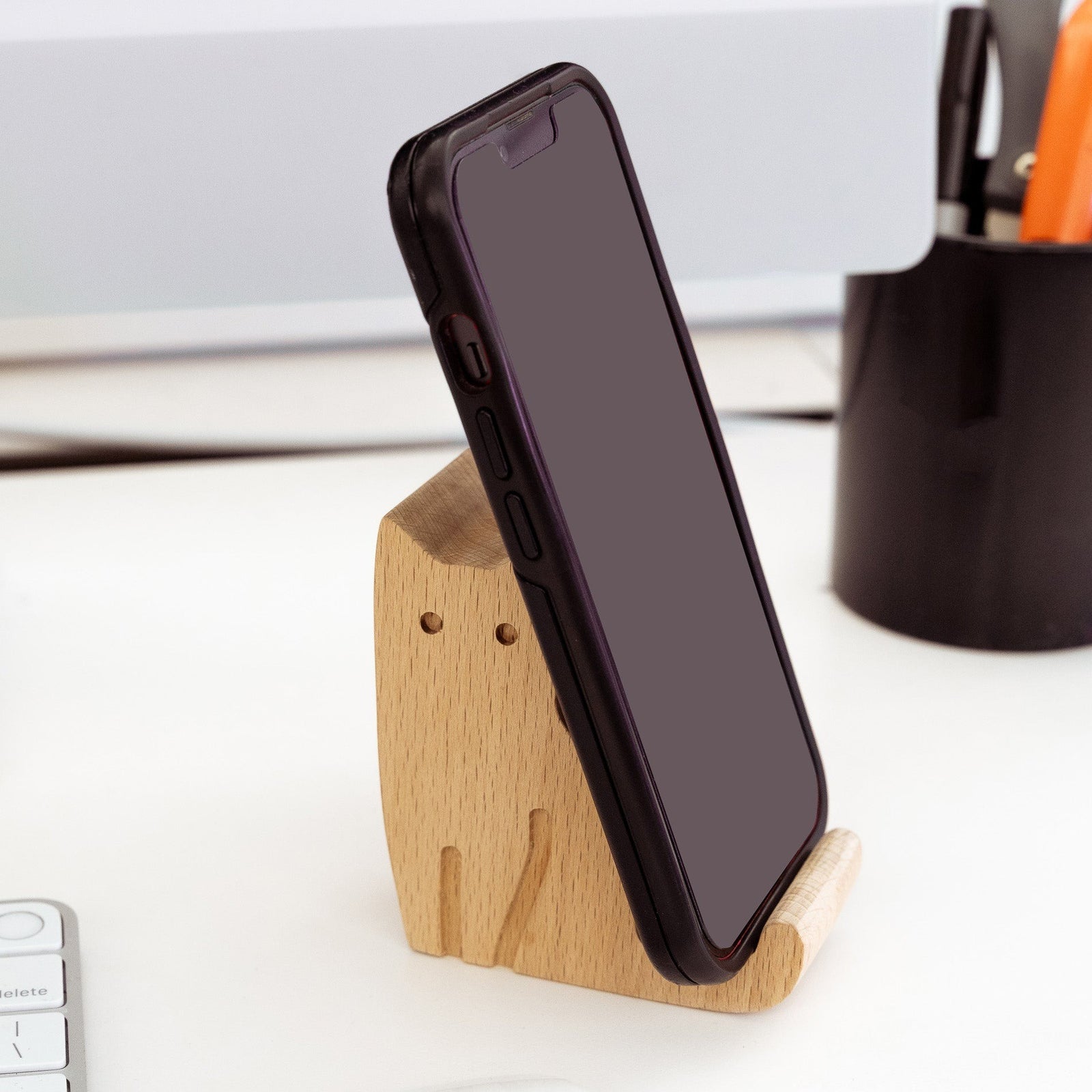 Kikkerland Cat Phone Stand - iQ living