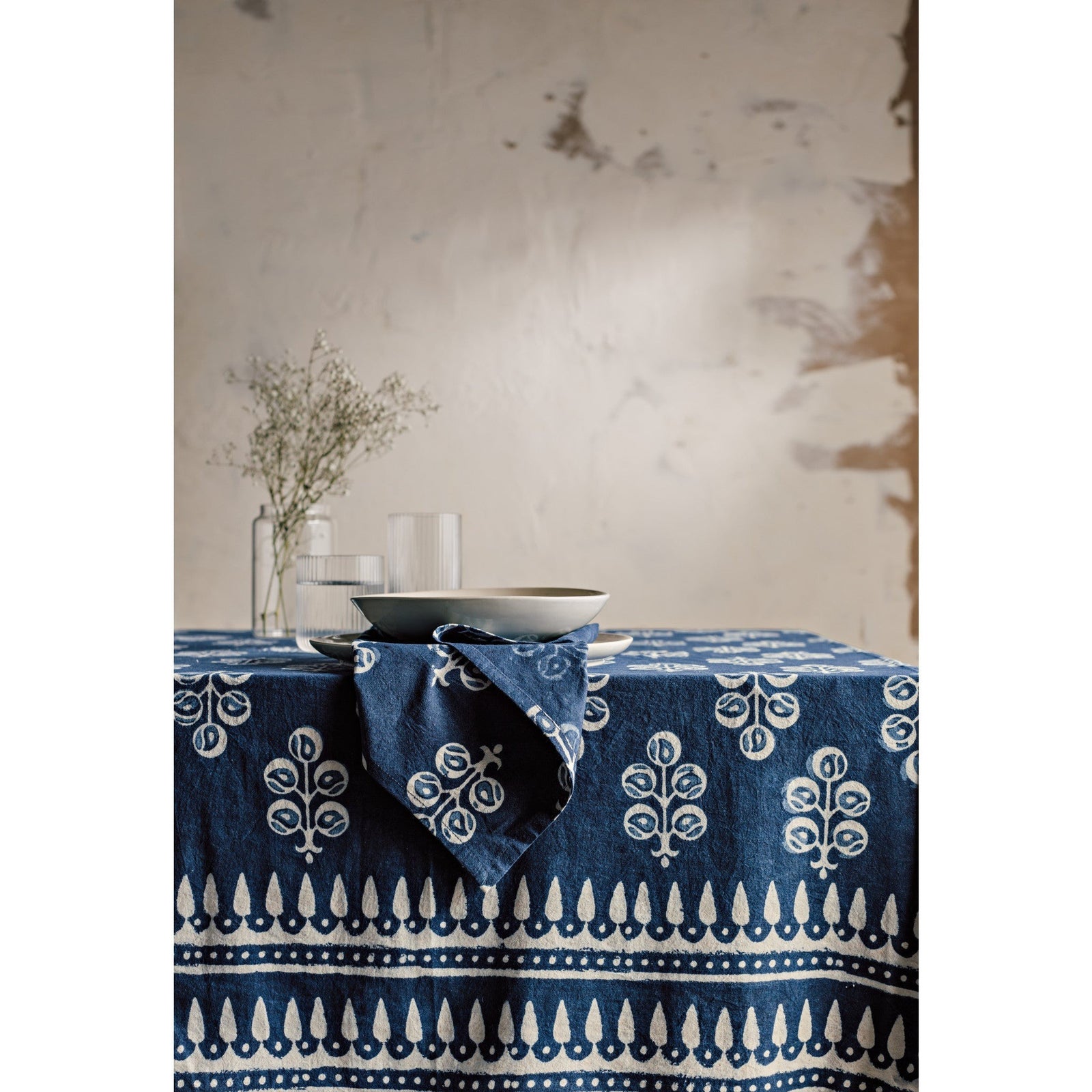 Danica Hawthorn Tablecloth 60" x 90" - iQ living