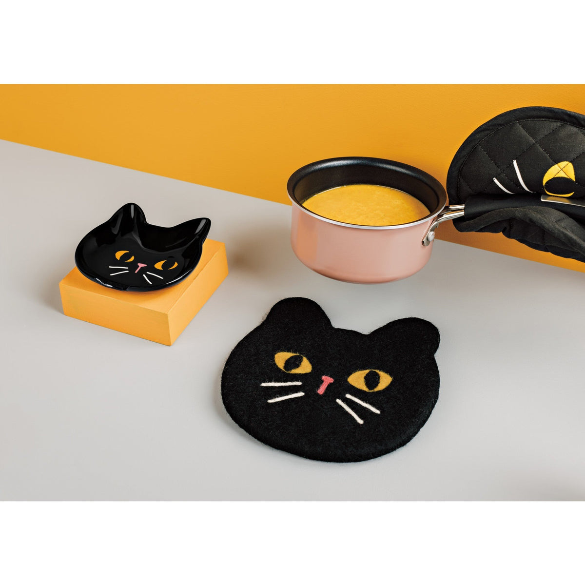 Danica Wool Trivet Black Cat