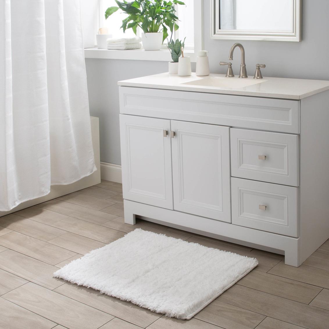 Moda At Home Plush Microfiber Bath Floor Mat 20" x 32", White